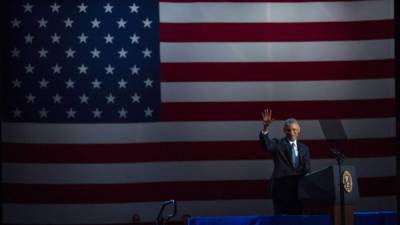 El mandatario se despidió anoche de los estadounidenses en un emotivo discurso en Chicago, 'donde todo comenzó'. AFP.