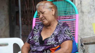 La señora Gladys Zelaya se encuentra consternada tras la muerte de su hijo.