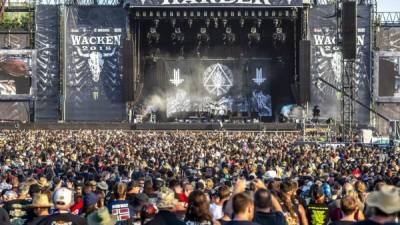 Personas en el festival de música Wacken Open Air. Foto: EFE