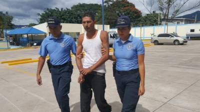 El hombre responde al nombre de Arnold Javier Ordoñez Morazán de 35 años de edad.