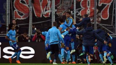 Los jugadores del Marsella celebrando el gol de la clasificación a la final de la Europa League. Foto AFP