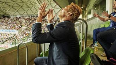 El experimentado futbolista japonés Keisuke Honda causó revuelo en las redes sociales al pedir una oportunidad de trabajo en cualquier equipo de fútbol. El mediocampista ofensivo ha tenido que vivir una pesadilla en estos últimos meses.