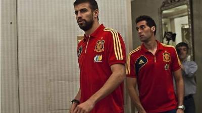 Piqué y Arbeloa se regalaron numerosos presentes, desde música hasta camisetas.