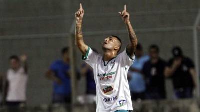 El delantero argentino Maximiliano Osurak le dio la victoria al Platense ante Honduras Progreso. Foto Neptalí Romero