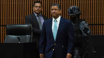 El expresidente Flores durante la audiencia en la que se le presentaron las acusaciones.