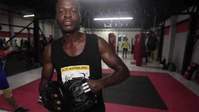 Gonzáles se encuentra en Europa para buscar una mejora económica.