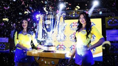 Esta es la linda Copa que se llevará a sus vitrinas el campeón del Torneo Clausura.