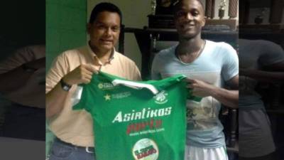 Robert Campaz se queda en el Platense.