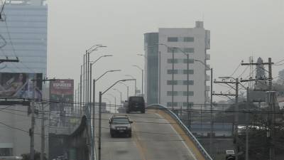 Fotografía que muestra la capa de humo en Tegucigalpa