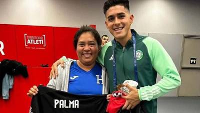 Una hondureña sorprendió luego de quedarse con la camiseta de Luis Palma tras el duelo Atlético de Madrid vs Celtic por la Champions League. ¿Quién es ella? Su historia es increíble.