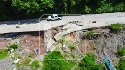 Ya comenzó la reparación de un tramo hundido en el paso a Copán Ruinas.