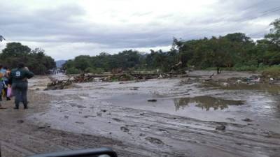 En al menos seis horas, una fuerte tormenta dejó varios puntos afectados en San Pedro Sula, zona norte de Honduras.