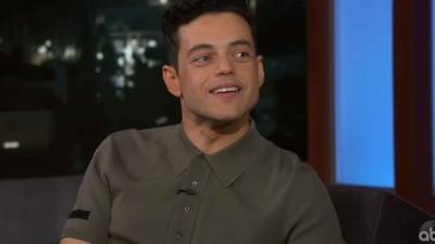 Rami Malek durante su entrevista con Jimmy Kimmel este martes 08 de enero.
