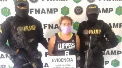 La detenida fue presentada en las instalaciones de la Fuerza Nacional Antimaras y Pandillas.