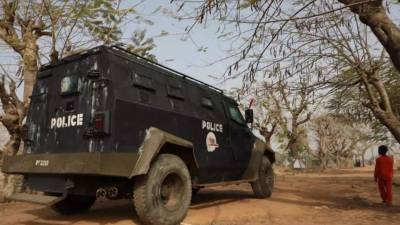 Un vehículo de la Policía en Kagara tras un secuestro de estudiantes el 18 de febrero de 2021 en Nigeria. Foto de archivo de AFP