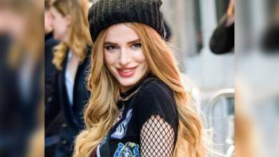 La ex estrella de Disney en una chica rebelde en Hollywood, recientemente ha compartido situaciones extrañas en sus redes sociales.