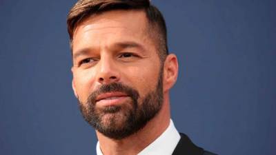 Ricky Martin se sintió indignado con las personas que no acatan las órdenes de aislarse para evitar la propagación del coronavirus.