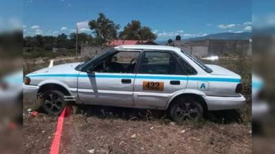 La víctima conducía el taxi con registro 422.