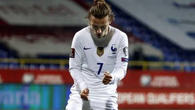 Antoine Griezmann le dio el triunfo a Francia en Bosnia. Foto EFE