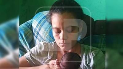 Suspenso. La mamá de la bebé que habría sido raptada.