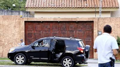 Las víctimas junto con dos mujeres se conducían en una camioneta de lujo, Toyota Rav 4.