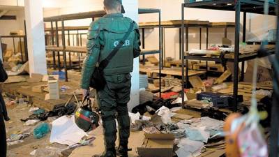 La escasez de comida y otros productos básicos desestabilizan el comercio en Venezuela.