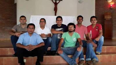 Los jóvenes que serán ordenados son Ramón Gámez, Benedicto Maldonado, Gustavo Fuentes, Abraham Monjarás, Mario Arévalo, Hector Núñez y Milthon Cruz.