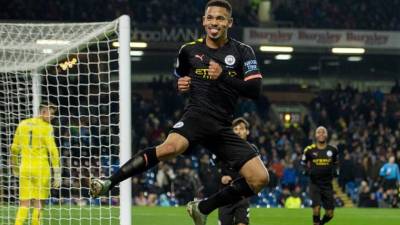 Gabriel Jesus celebró el segundo gol durante el partido de fútbol de la Premier League inglesa entre Burnley y Manchester City celebrado en el Turf Moor en Burnley, Gran Bretaña.