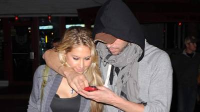 Solo el futuro confirmará si la pareja tiene intención de pasar o no por el altar, pero también es innegable que, al menos en las últimas semanas, ninguno parece darle importancia al asunto y se conforman con aprovechar al máximo el escaso tiempo libre que tienen para estar juntos.