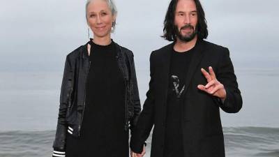 No es una estrella de Hollywood, tampoco una sensual modelo. Alexandra Grant es una mujer 'común y mortal' que cautivó al 'novio de internet' y tiene a medio mundo envidiándola.