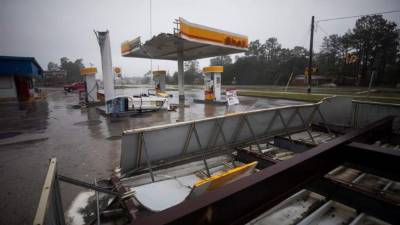 El huracán Florence, que se abatió este viernes con fuerza sobre la costa atlántica de Estados Unidos, ya ha dejado estragos a su paso.