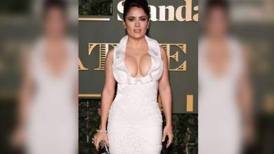 Salma siempre defiende los derechos de los latinos.