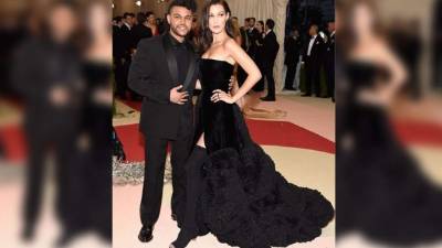 En diciembre The Weeknd lanzó un nuevo video musical titulado “In the Night”, creación audiovisual que está protagonizada por su novia, quien tuvo que convertirse en toda una “femme fatale” para este proyecto.