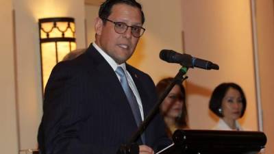 En la imagen un registro del ministro de Relaciones Exteriores de Honduras, Lisandro Rosales, quien suscribió con el embajador de Israel en Guatemala, Mattanya Cohen, dos acuerdos para la cooperación diplomática y el desarrollo de la agricultura, la salud y la educación.