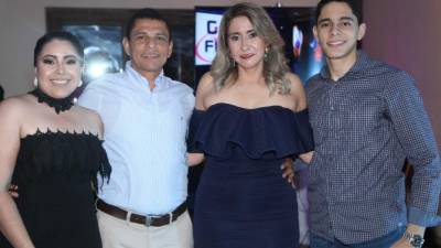 Marjorie, Tulio Armando, Meyvi y Tulio Romero.