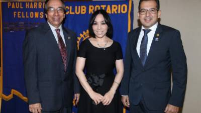 Víctor Manuel Rodríguez, María Luisa Fernández y César García, presidente de club.