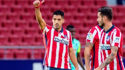 Luis Suárez debutó contra el Granada y anotó un doblete en el triunfo 6-1. Foto EFE.