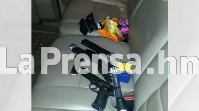 En el interior se encontraron dos armas 9 milímetros y una 45.