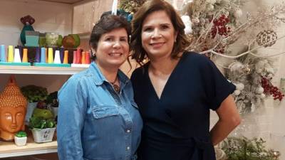 Elzette y Patricia Casanova.