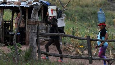 Los pobladores de la capital han tenido que buscar agua desesperadamente.