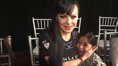 Maribel aprovechó para compartir con los niños que son beneficiados con la Teletón.//Foto cortesía Televicentro Honduras.