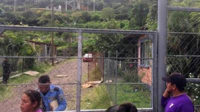 La Policía cerró la calle de la colonia donde ocurrió el hecho.