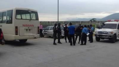 El cuerpo del fallecido quedó en el interior del bus del Instituto Nacional Penitenciario.