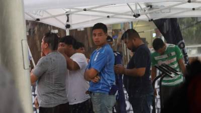Aficionados hondureños esperan que su amada selección pueda debutar con triunfo en la Copa Oro.