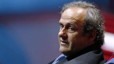 Platini ha sido castigado por la Fifa de cualquier actividad que represente a la federación.