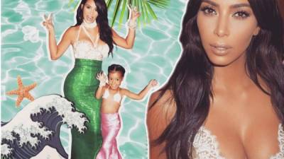 Kim Kardashian con su hija North West vestidas de sirenas.