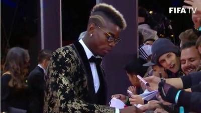 Así es el traje de Paul Pogba.