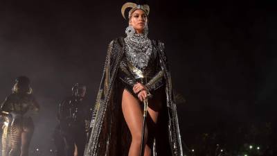 Beyoncé durante su presentación en el festival Coachella 2018.