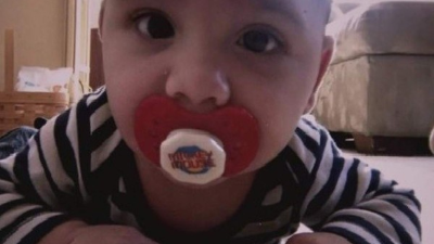 El pequeño Constantin Mutu. Foto New York Time.