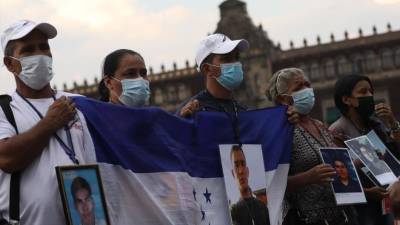 Familiares de migrantes centroamericanos se manifiestan para exigir resultados en la búsqueda de sus desaparecidos.